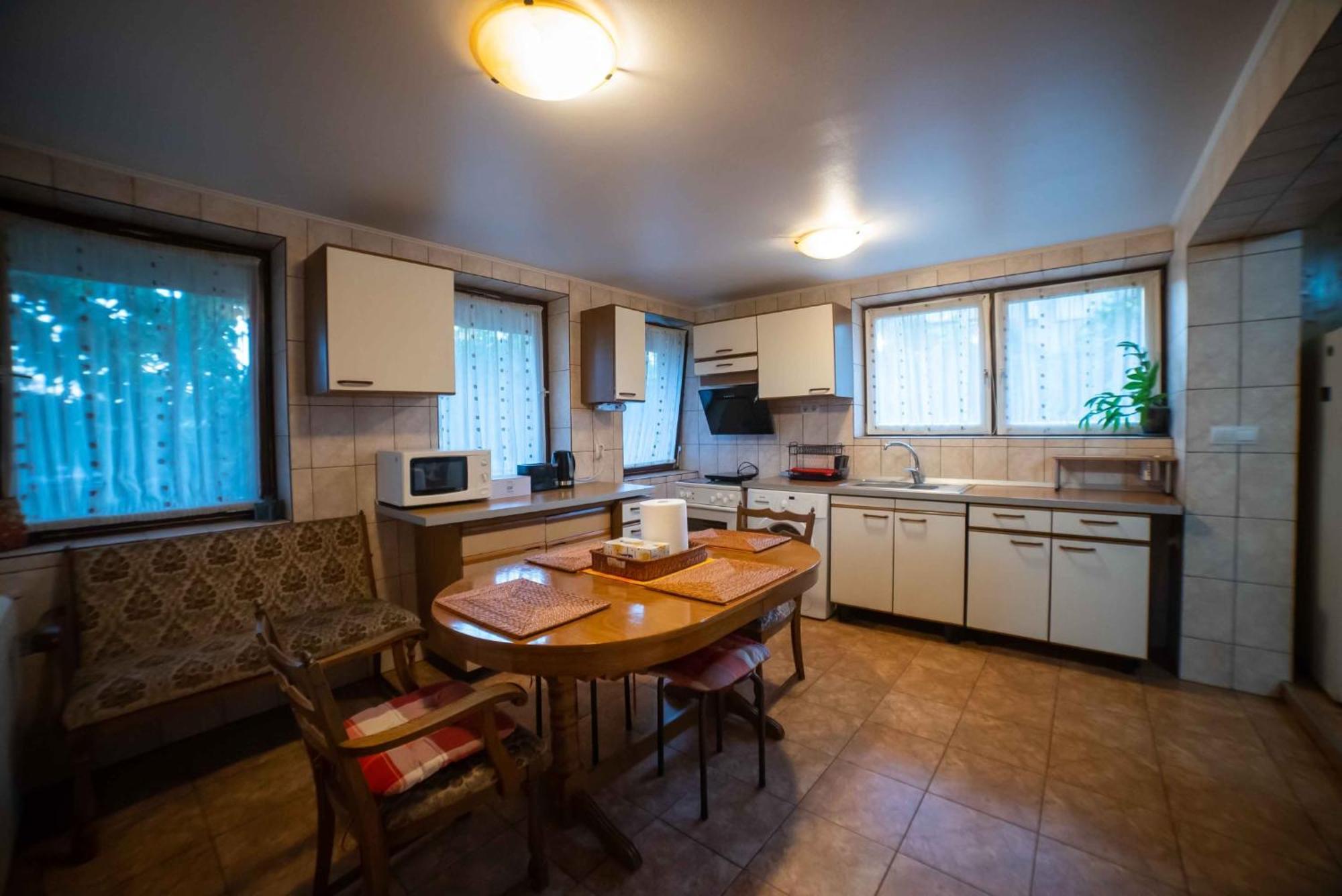 Full-house Si Gradina In Bucovina,